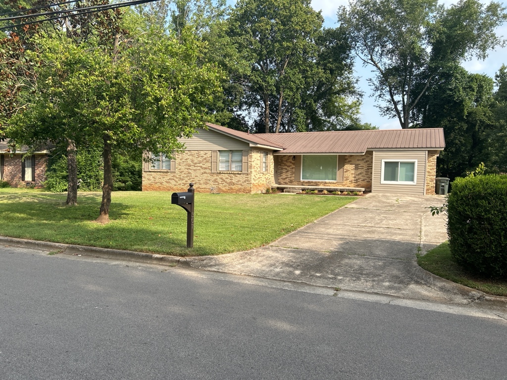 307 Curtis Drive SE