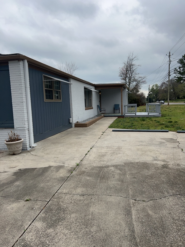 1595 Slaughter Road - D